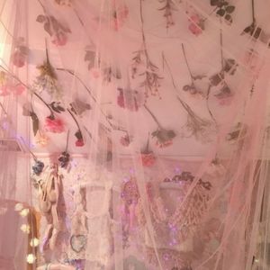 Meet your Posher, Flora